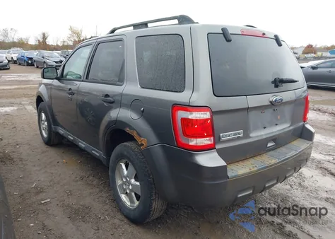 2010 Ford Escape Xlt из США, поврежденный, VIN 1FMCU0D71AKB52427